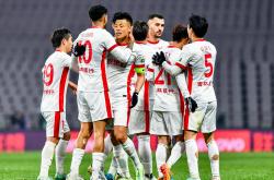 开云体育-长春亚泰挑战中超强队，实力拼搏一战的简单介绍