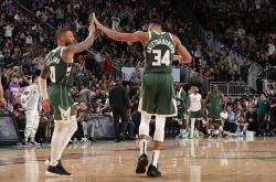 开云官网-76人完胜雄鹿，威斯布鲁克送出助攻