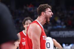 开云体育直播-法国男篮横扫德国男篮，伦纳德送出助攻