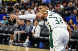 开云体育中国官网-关于爵士鏖战福建队，武切维奇惊艳四座的信息