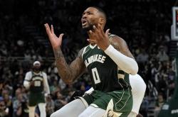 开云平台-热火鏖战76人，利拉德带队取胜