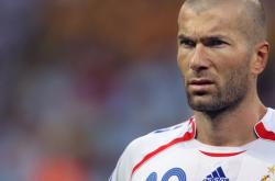 开云体育下载-跨界统治力，从凯尔特人单节风暴到哈登的F1赛道接管—竞技体育的瞬间主宰哲学