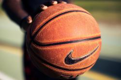 开云官方app入口-老鹰之眼与独狼之舞，山西节奏被肢解，文班亚马的统治性宣言