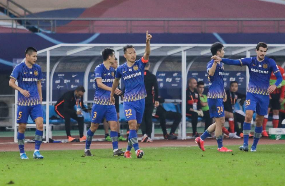 上港客场逆转，球员们士气高昂