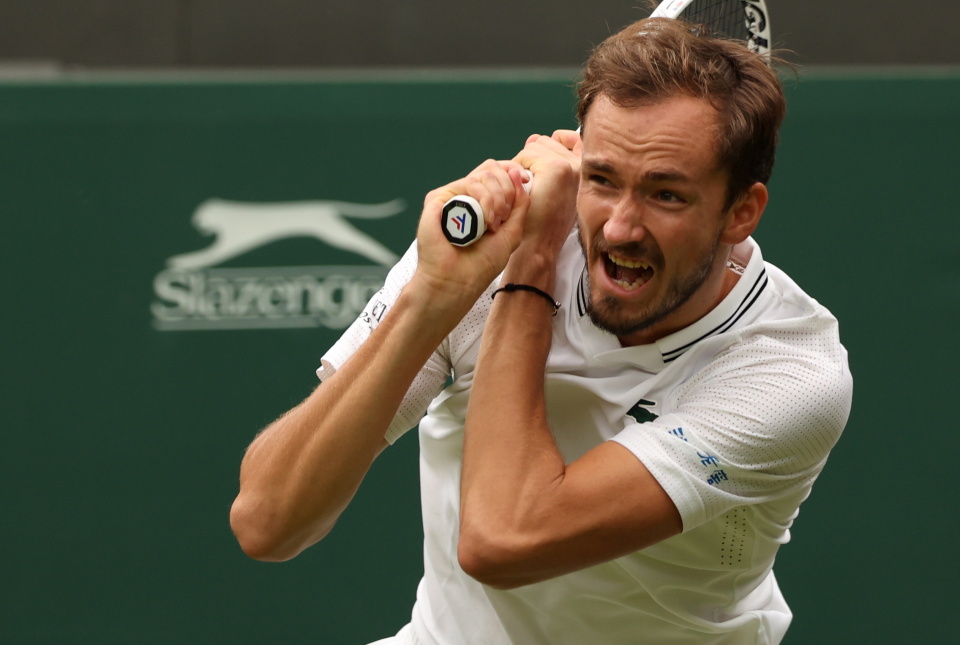 法国网球队爆冷美国网球队，梅德韦杰夫三分雨点燃全场的简单介绍