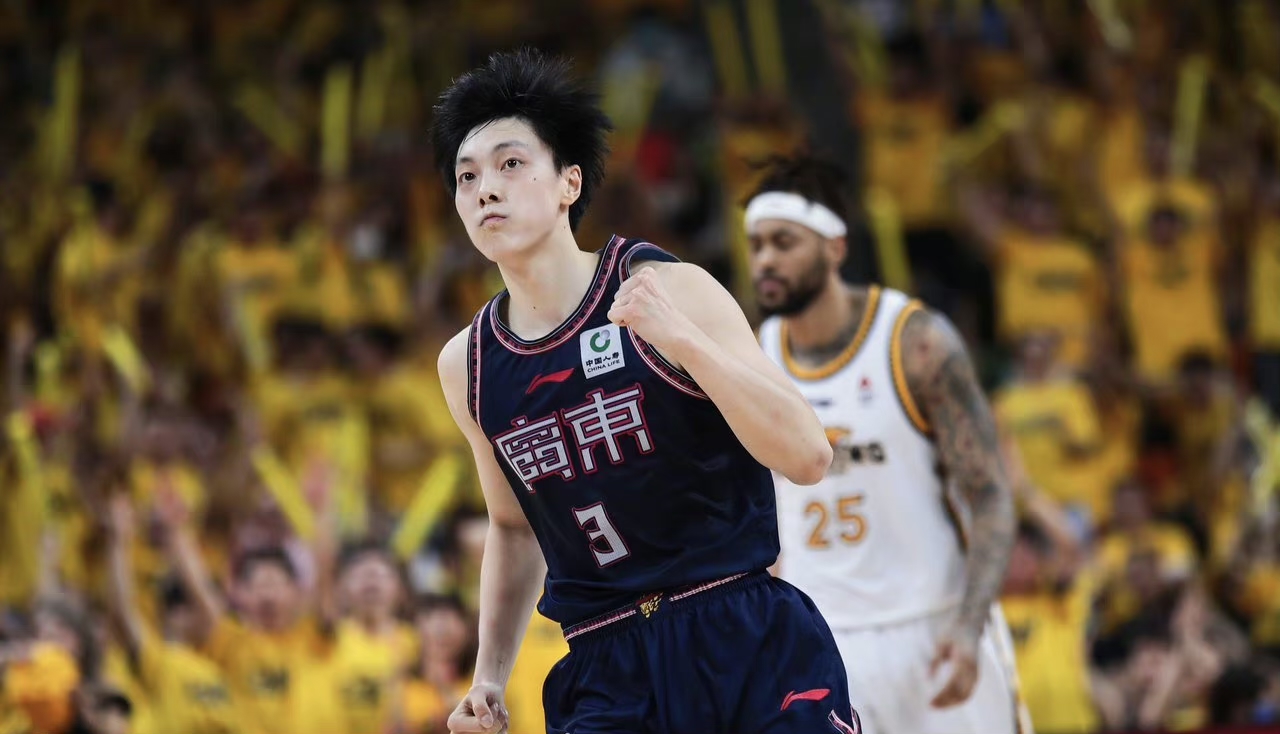 阿里昂队与对手激战,最终夺得胜利 阿里昂队与对手激战,最终夺得胜利