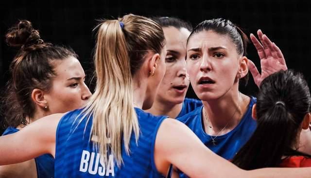 塞尔维亚队在排球比赛中获得铜牌