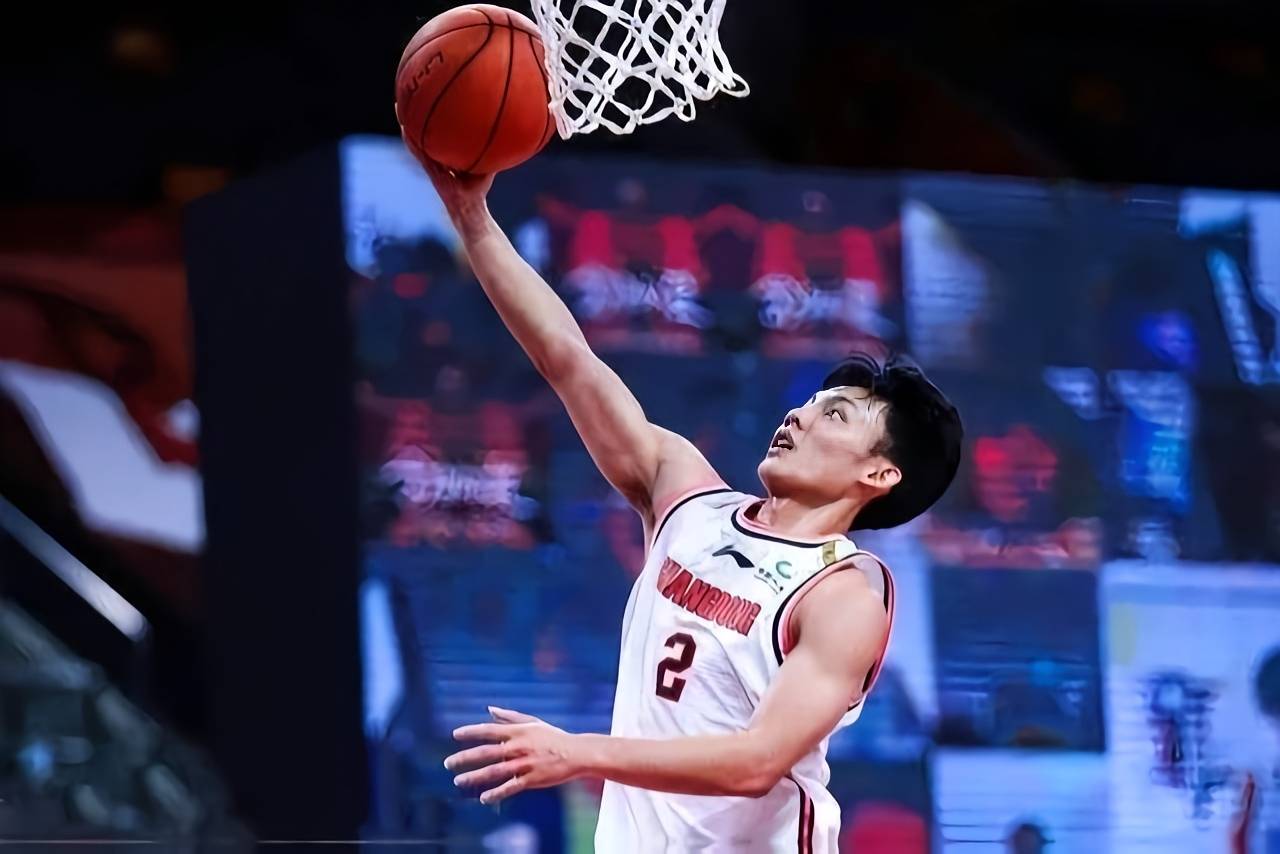 新晋选手展现才华，球队士气大涨