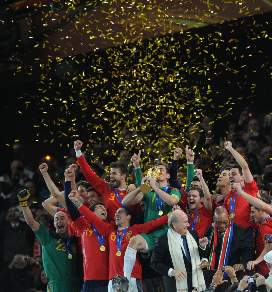 关于沃尔夫斯堡球员集体庆祝胜利，合影留念的信息