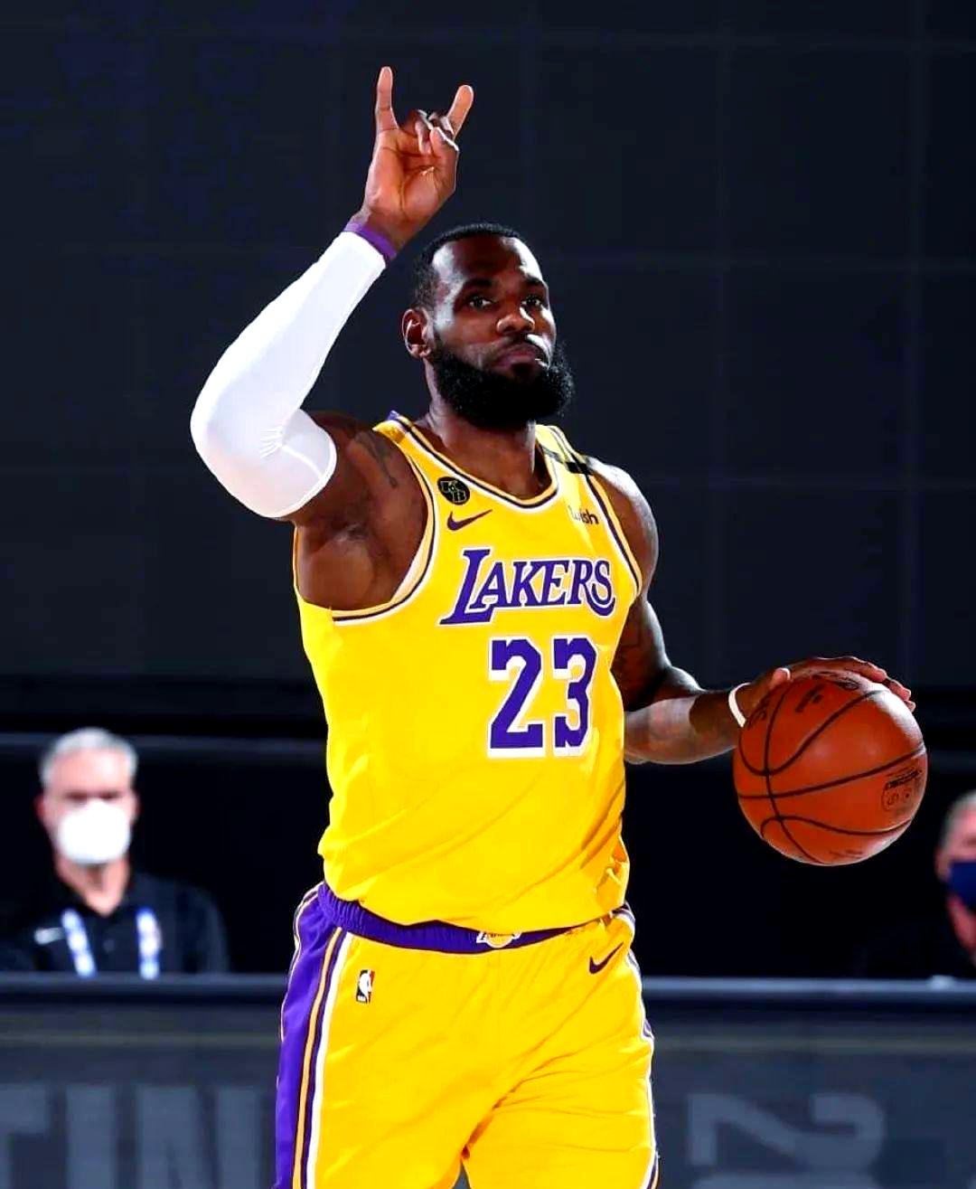 詹姆斯再现绝杀,湖人队领先热火的简单介绍 詹姆斯再现绝杀,湖人队领先热火的简单介绍