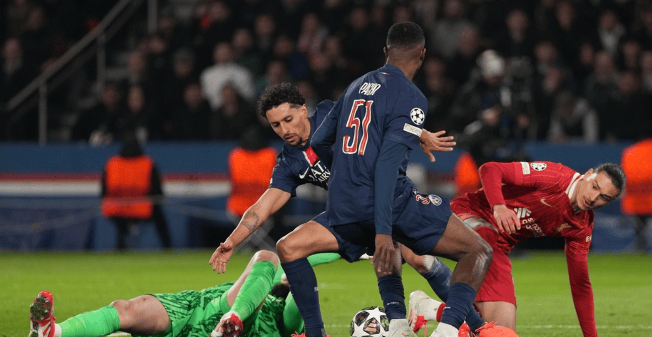 包含利物浦大比分胜巴塞罗那，欧冠决赛见证奇迹的词条