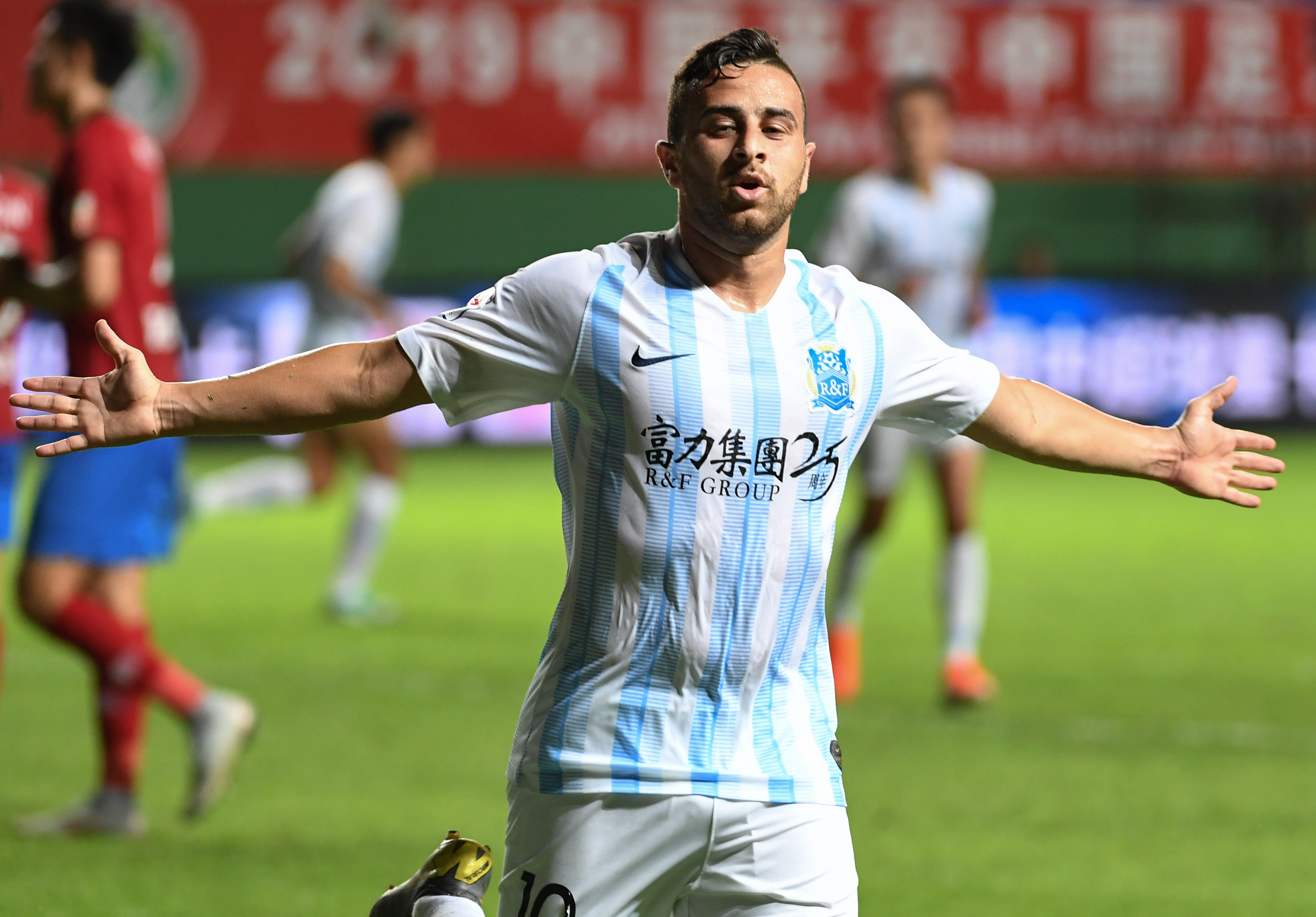 富力实现惊艳逆转，一触即发逼近中超前列的简单介绍