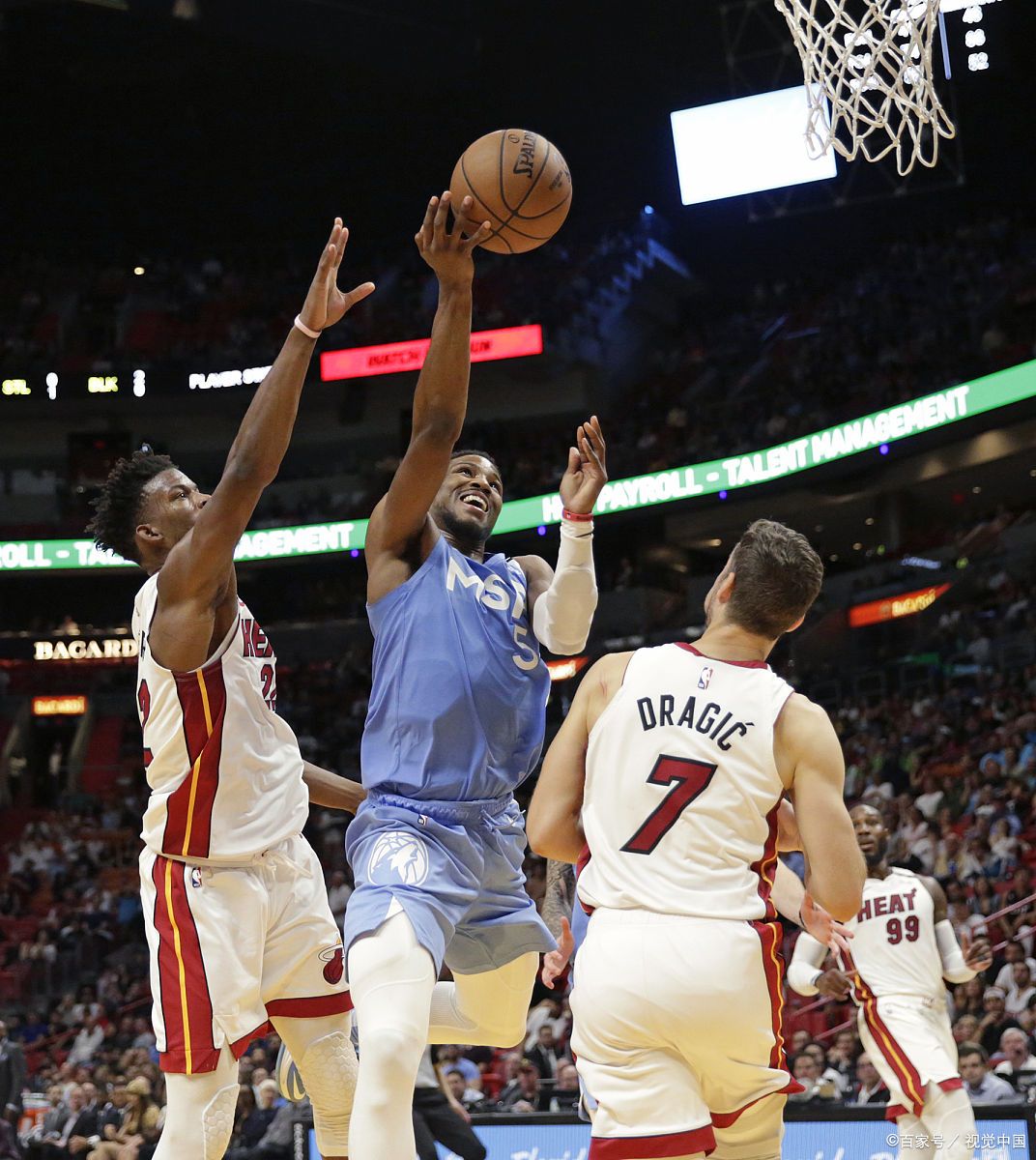 快船险胜火箭，瓦兰丘纳斯送出助攻