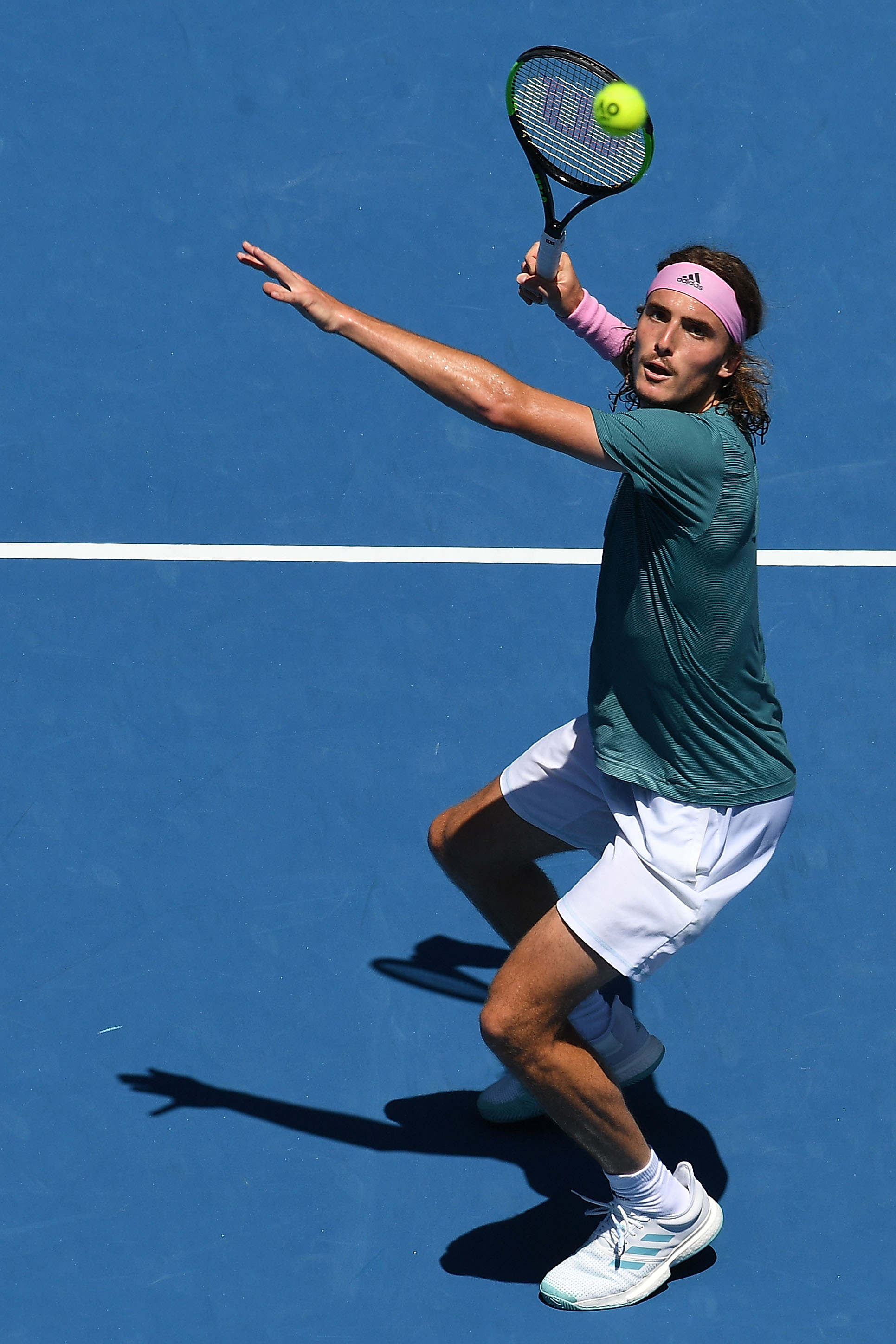 法国网球队险胜澳大利亚网球队，西西帕斯打破历史纪录的简单介绍