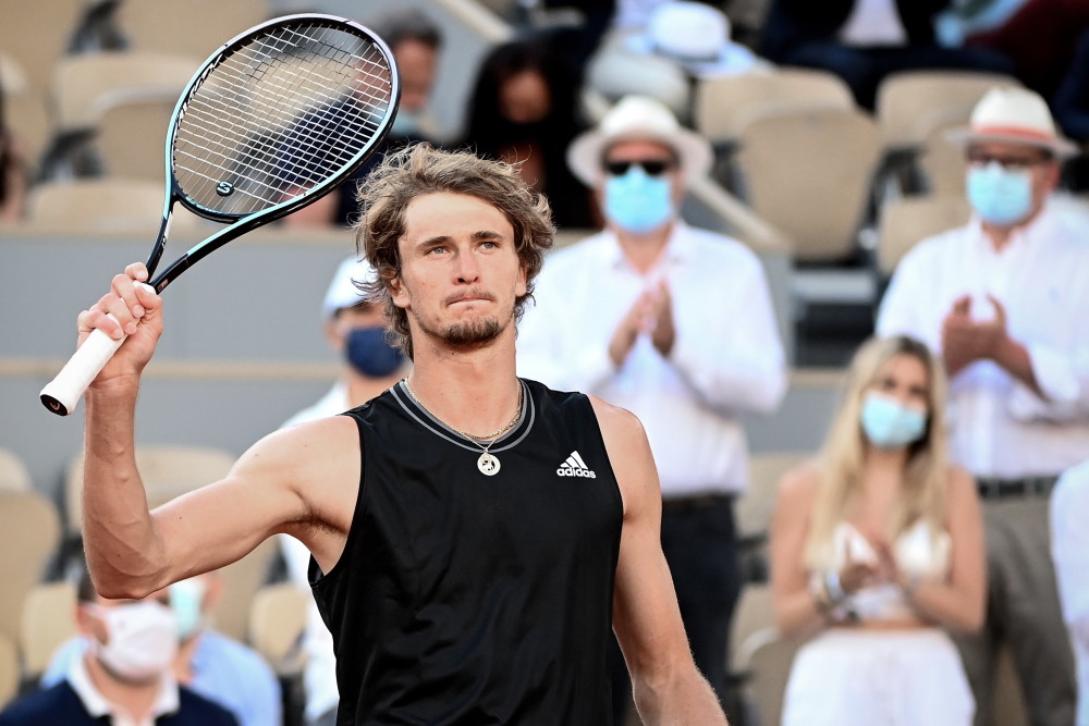 关于西班牙网球队完胜日本网球队，兹维列夫高光表现的信息