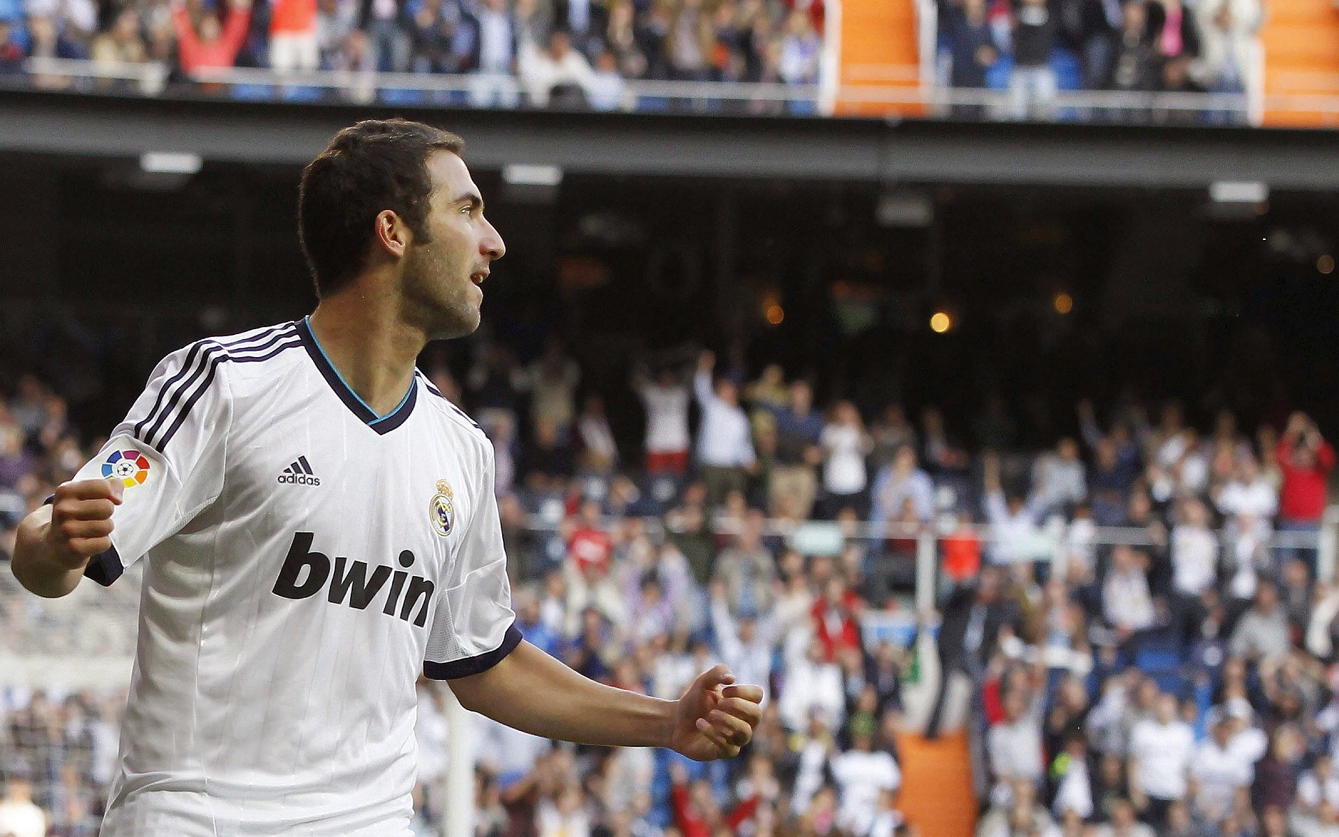 赛道上的三分雨，当库里在F1街道赛接管比赛，广厦队节奏如何掌控太阳？