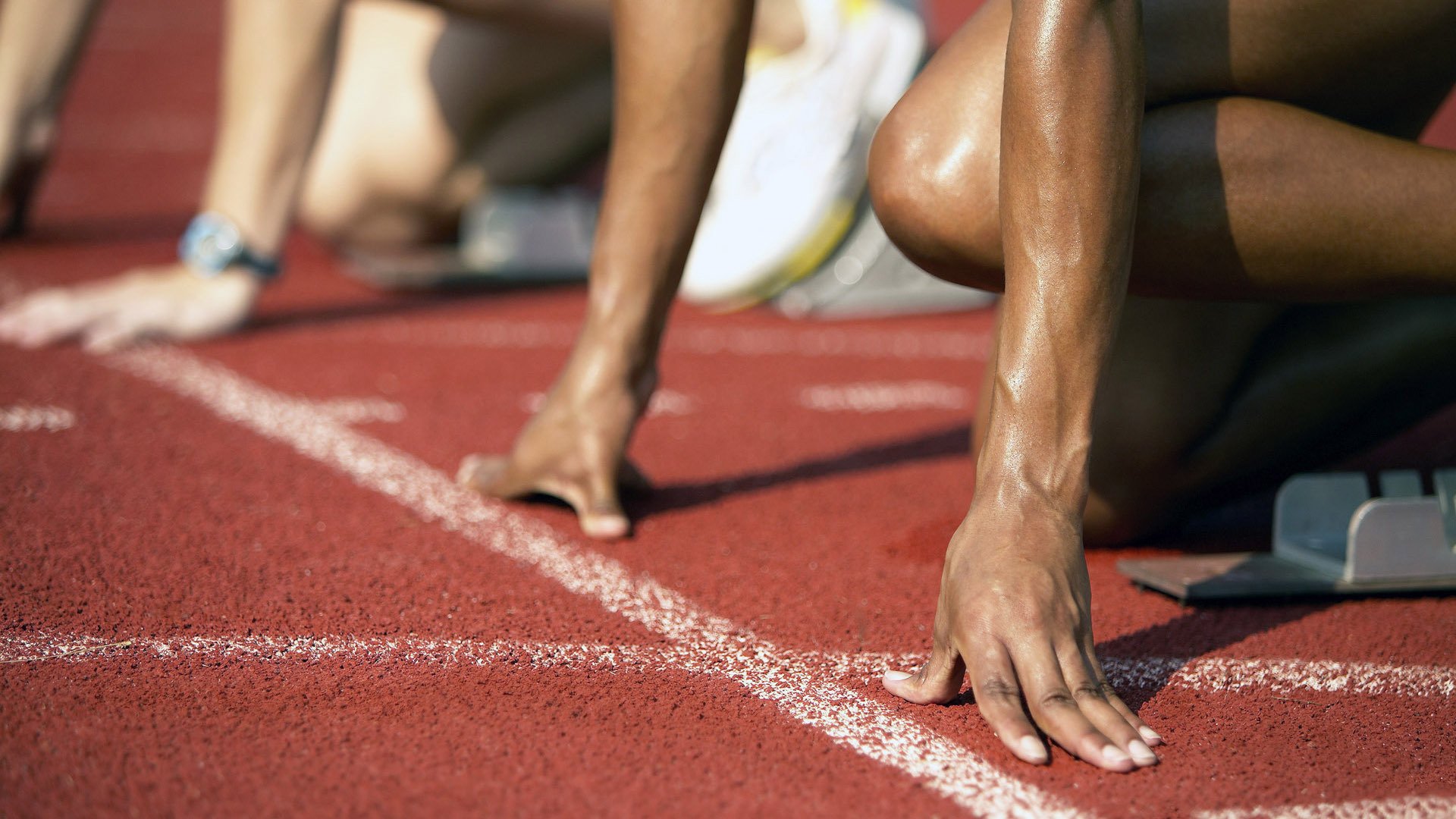 F1街道赛之夜，C罗展现巨星价值，当速度与激情遇见绿茵传奇