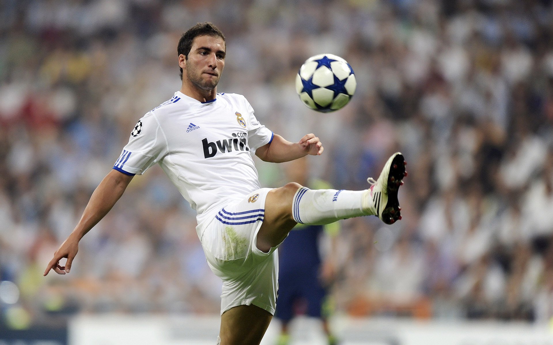 穆勒爆发,伊拉克生死战取胜土耳其,绿茵场上的命运交响