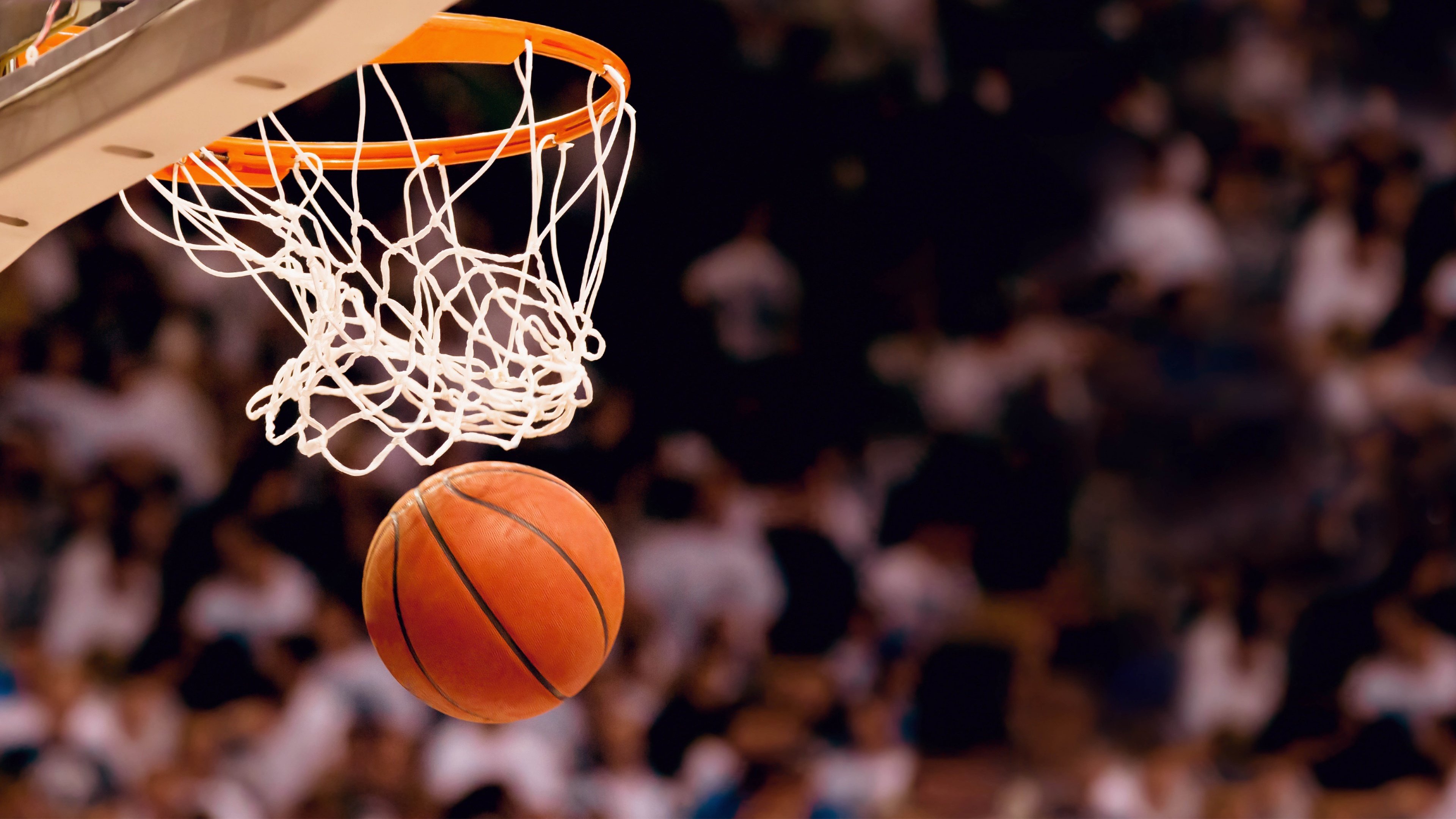 那一刻,他扛起了整个世界—詹姆斯在NBA总决赛之夜的终极救赎